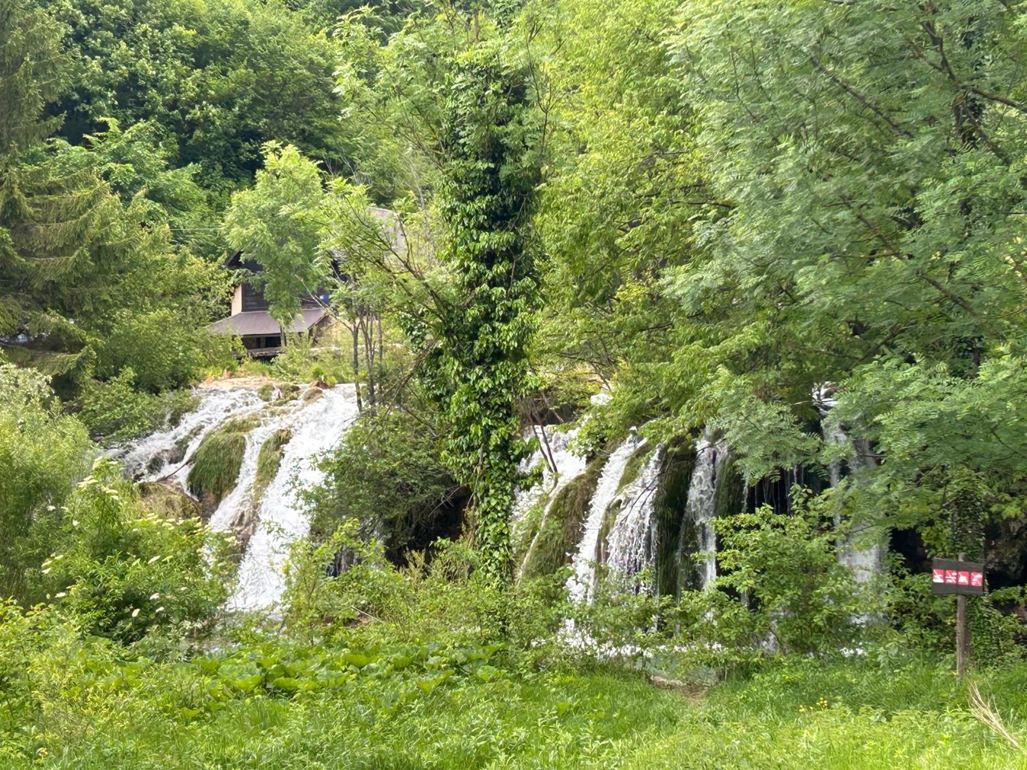 D.i.m. House Selište Drežničko